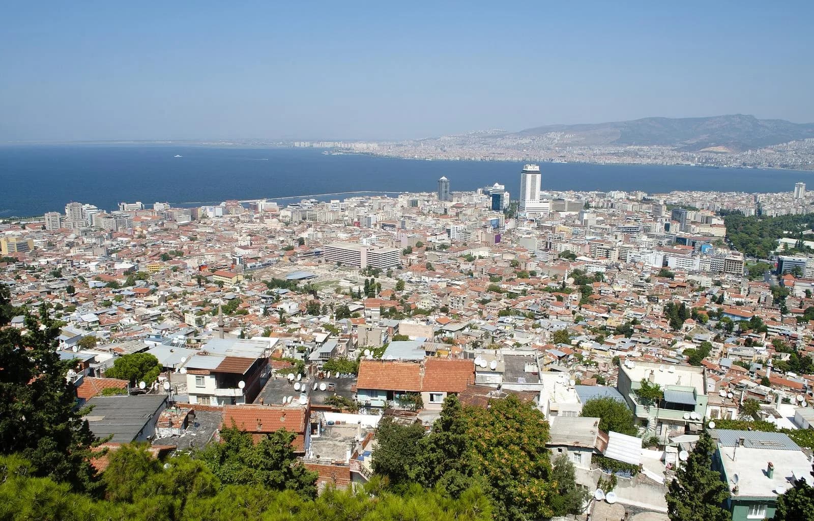 İzmir Saat Kulesi, İzmir