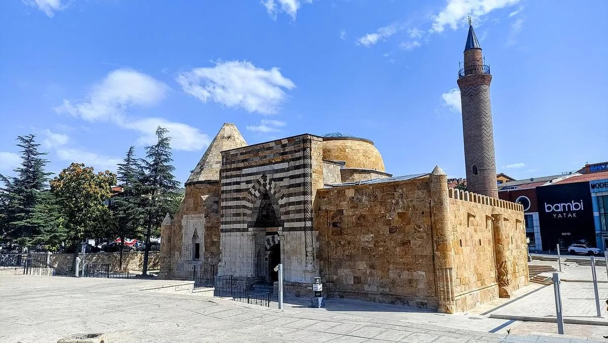 Cacabey Kırşehir, Kırşehir