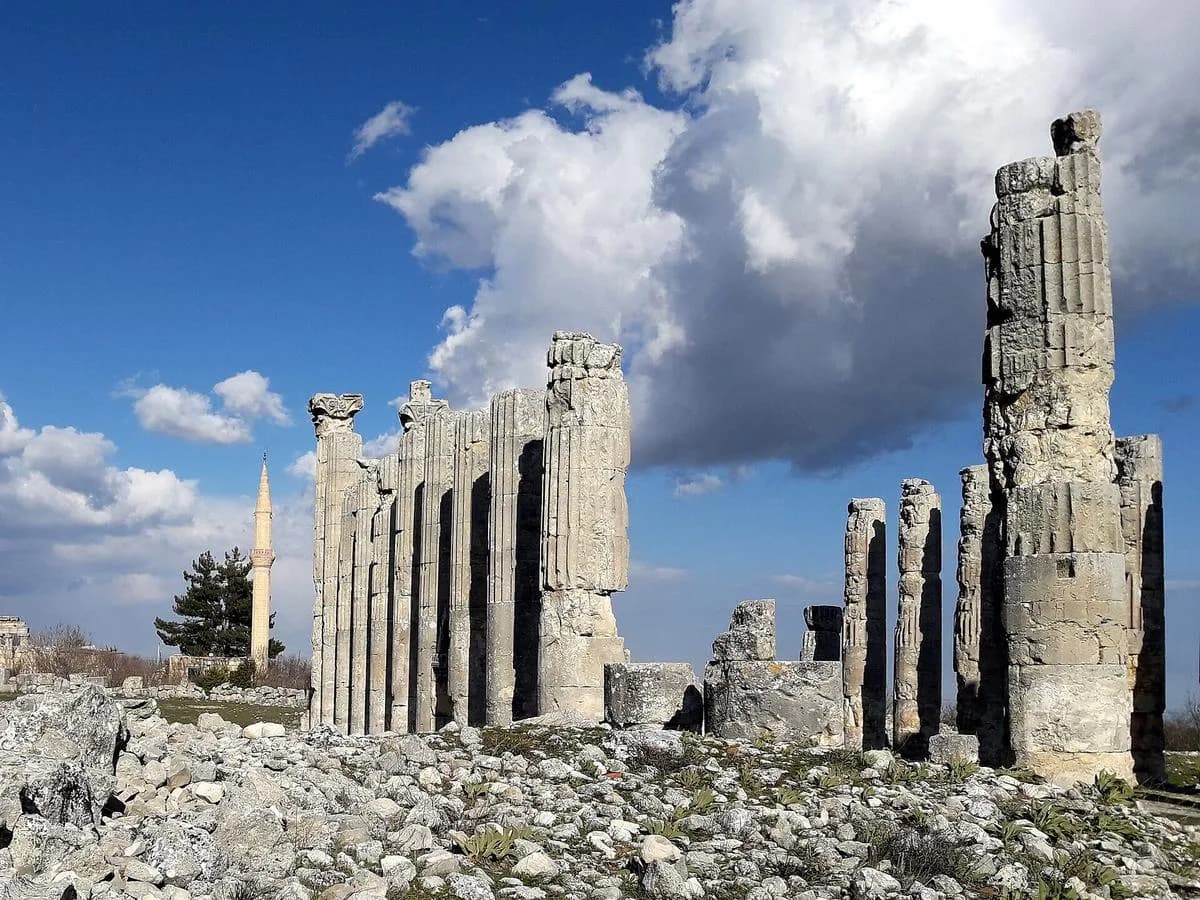 Uzuncaburç temple of Zeus, Mersin